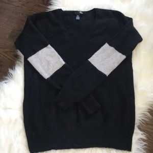 Super light and cozy Cashmere sweater